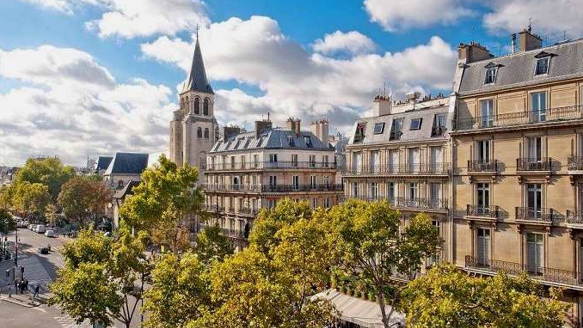 Saint-Germain-des-Pres Apartment | Studio Apartment With Seine View in Saint Germain