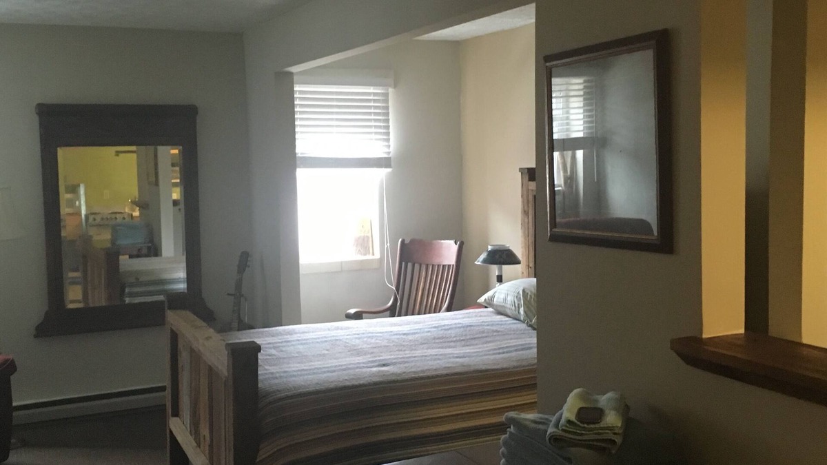 Bellepoint Apartment | Studio apartments with private kitchens in historic Appalachian Town