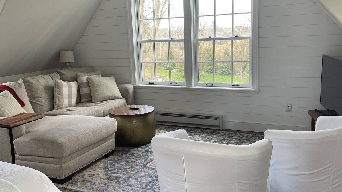 Saint Davids Apartment | Studio Apt located in the heart of Wayne