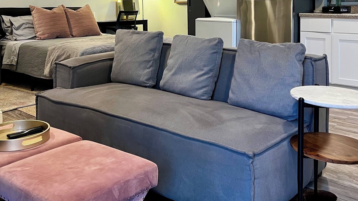 North Philadelphia House | STUDIO apt. nightly or monthly stays with washer, dryer, work space and WiFi