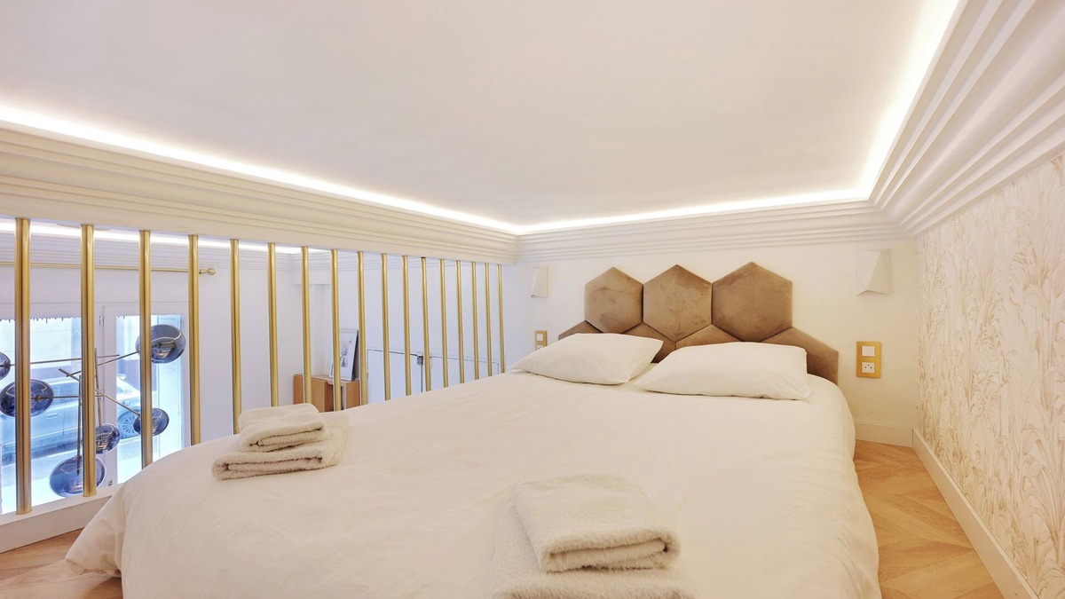 Faubourg-du-Roule Apartment | Studio Arc de Triomphe