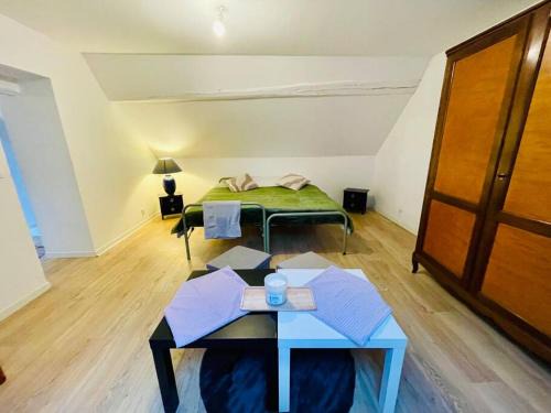 La Chapelle-Fortin Apartment | Studio au cœur des écuries