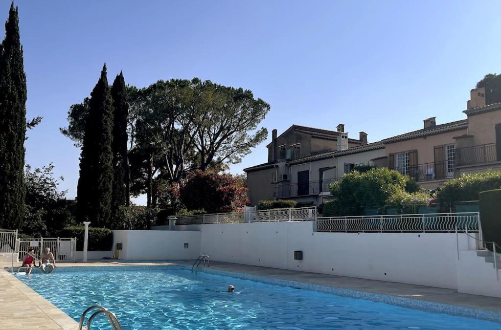 Bastide Giraud Apartment | Studio au calme - piscine et tennis - Ideale couple