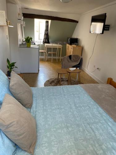 Saint-Pierre-sur-Dives Apartment | Studio, au cœur de St pierre sur dives