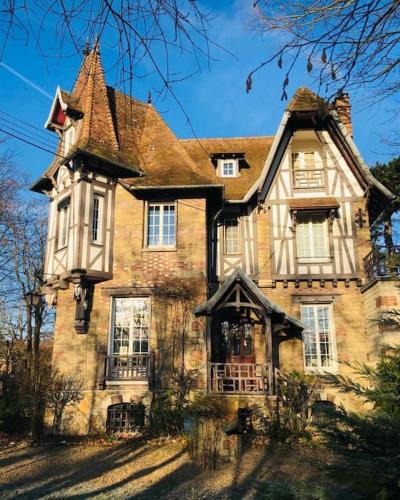 Le Vesinet Apartment | Studio au vert !