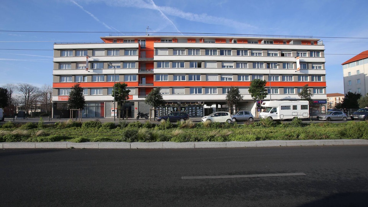Chevilly-Larue Apartment | Studio av/Balcon | Près de Paris | 2 min du Tram