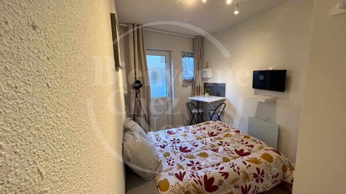 Vallieres Apartment | Studio, Av. Marx Dormoy, fully equipped. (B)