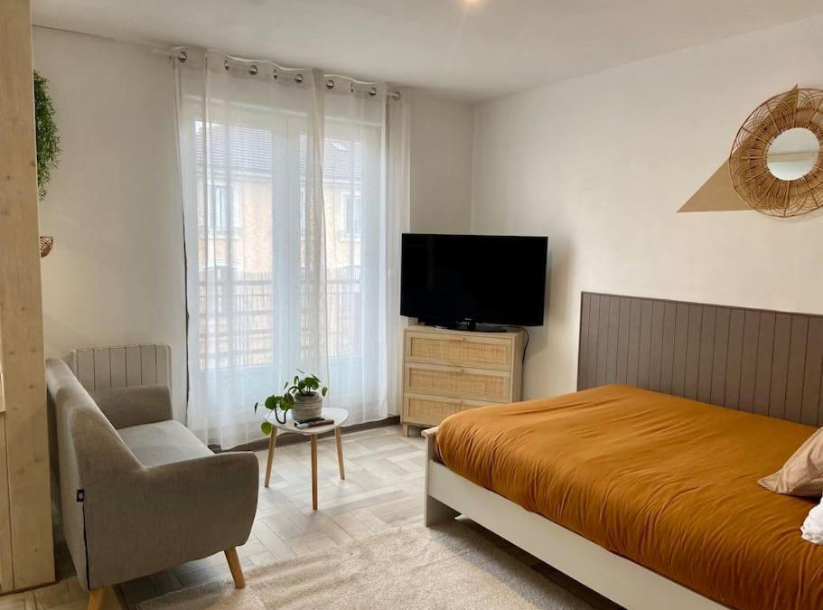 Bourg-en-Bresse Apartment | Studio avec Balcon proche Gare