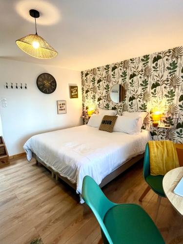 Vollore-Ville Apartment | Studio avec entrée indépendante sur un domaine de 9ha avec vue