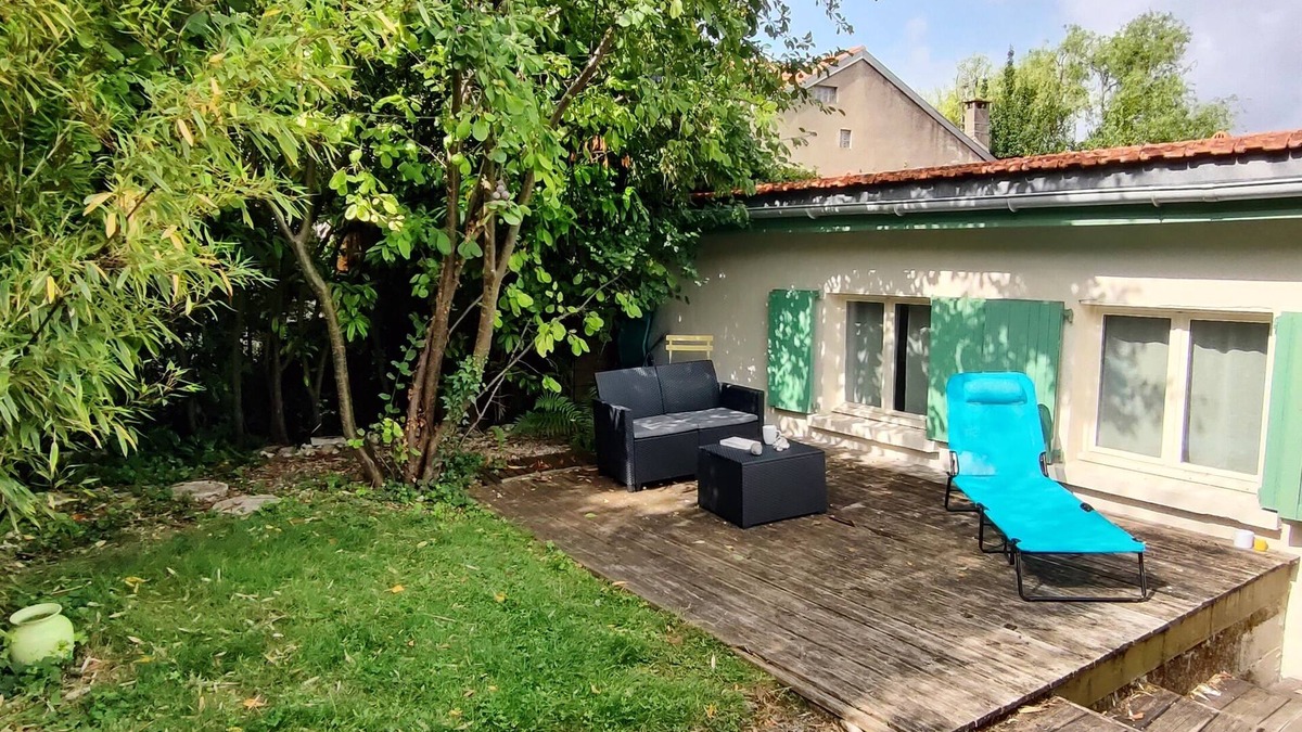 Cachan Apartment | Studio Avec Terrasse et Jardin Privatif de 52m²