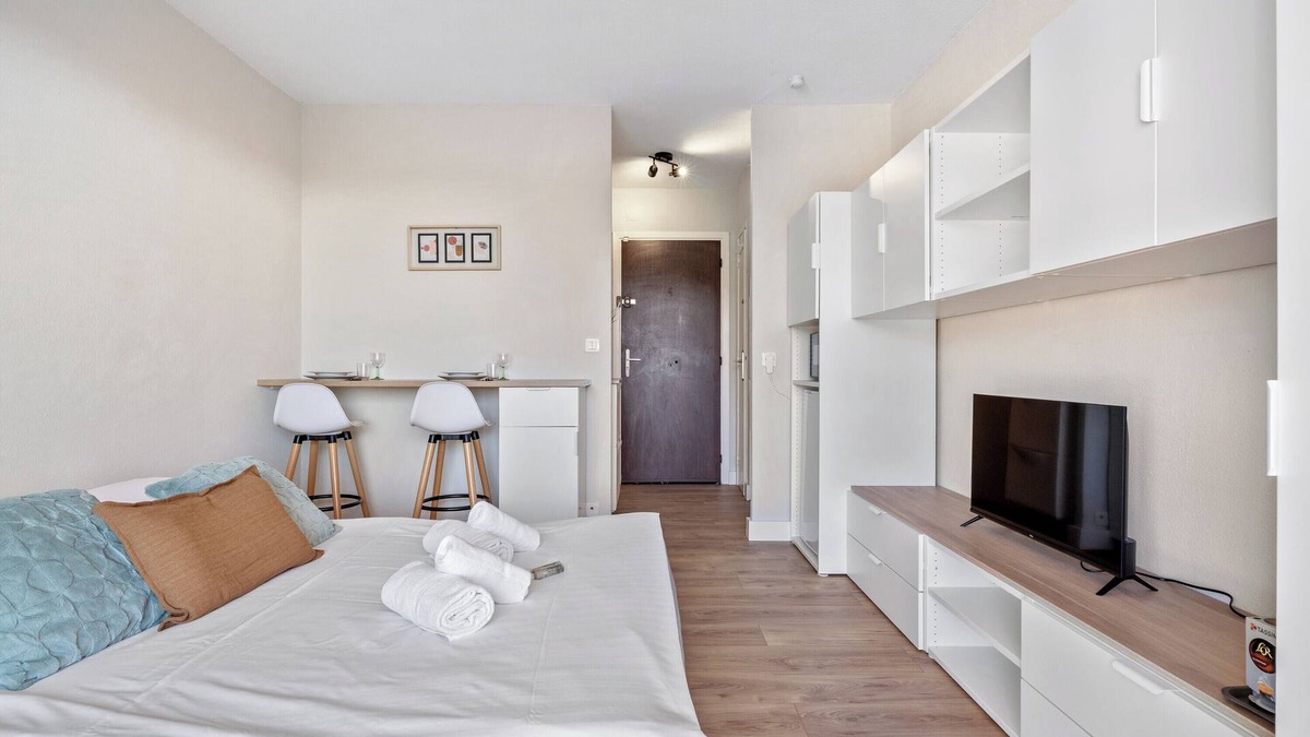 Bastide Giraud Apartment | Studio Bel Air - Welkeys