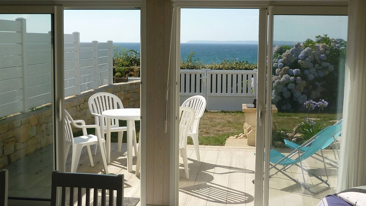 Plonevez-Porzay Apartment | STUDIO BY THE SEA with terrace - DOUARNENEZ bay - KERVEL beach