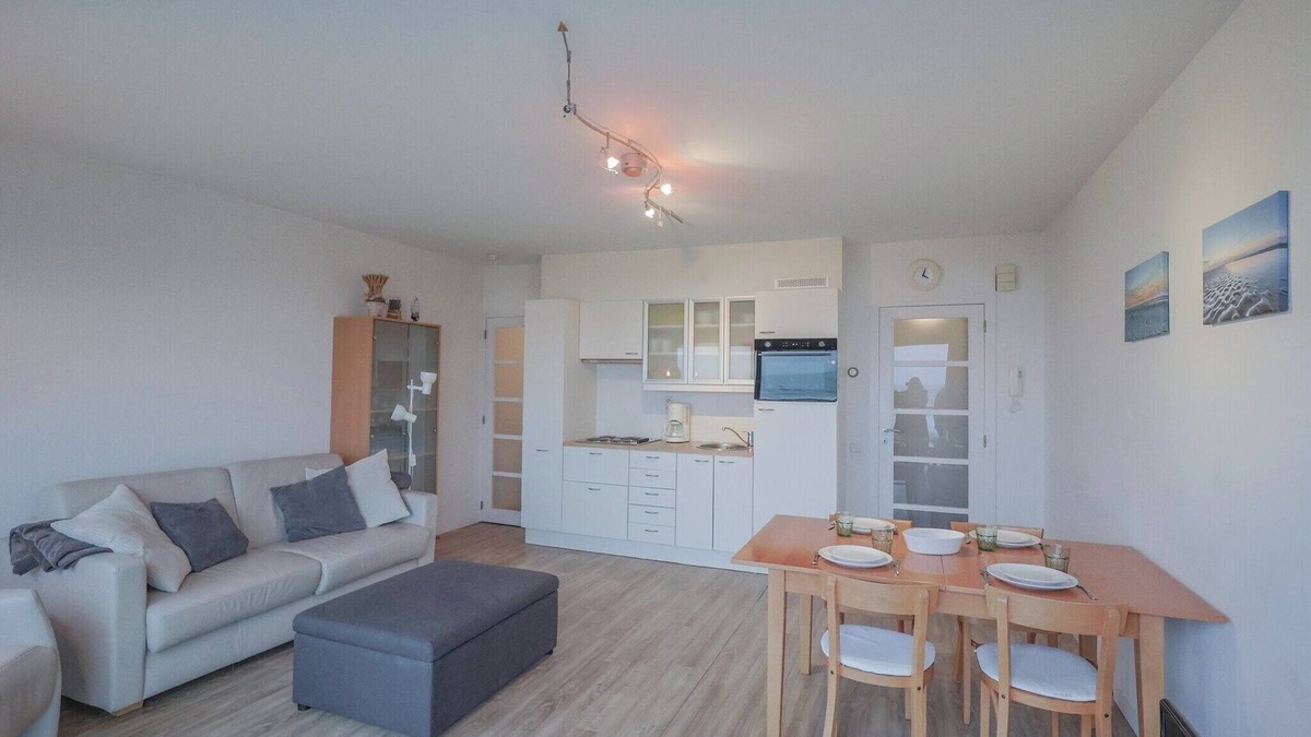 Oostduinkerke-Bad Apartment | Studio by the Sea in Belgium with Beach Access