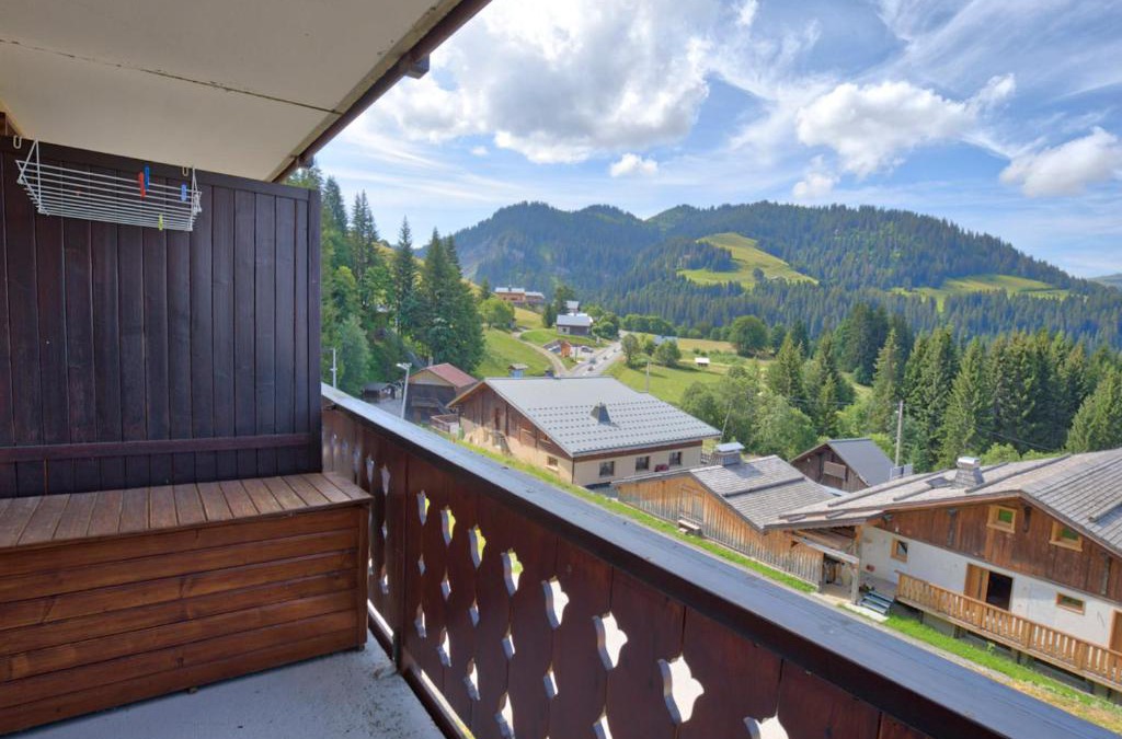 Notre-Dame-de-Bellecombe Apartment | Studio cabine cosy à 1450m avec vue et balcon, proche téléski - FR-1-505-19