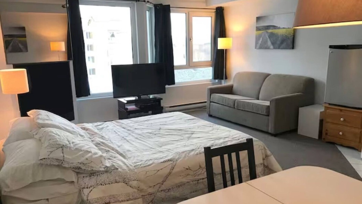 Saint Ferreol les Neiges Apartment | Studio at the base of Mont-Sainte-Anne