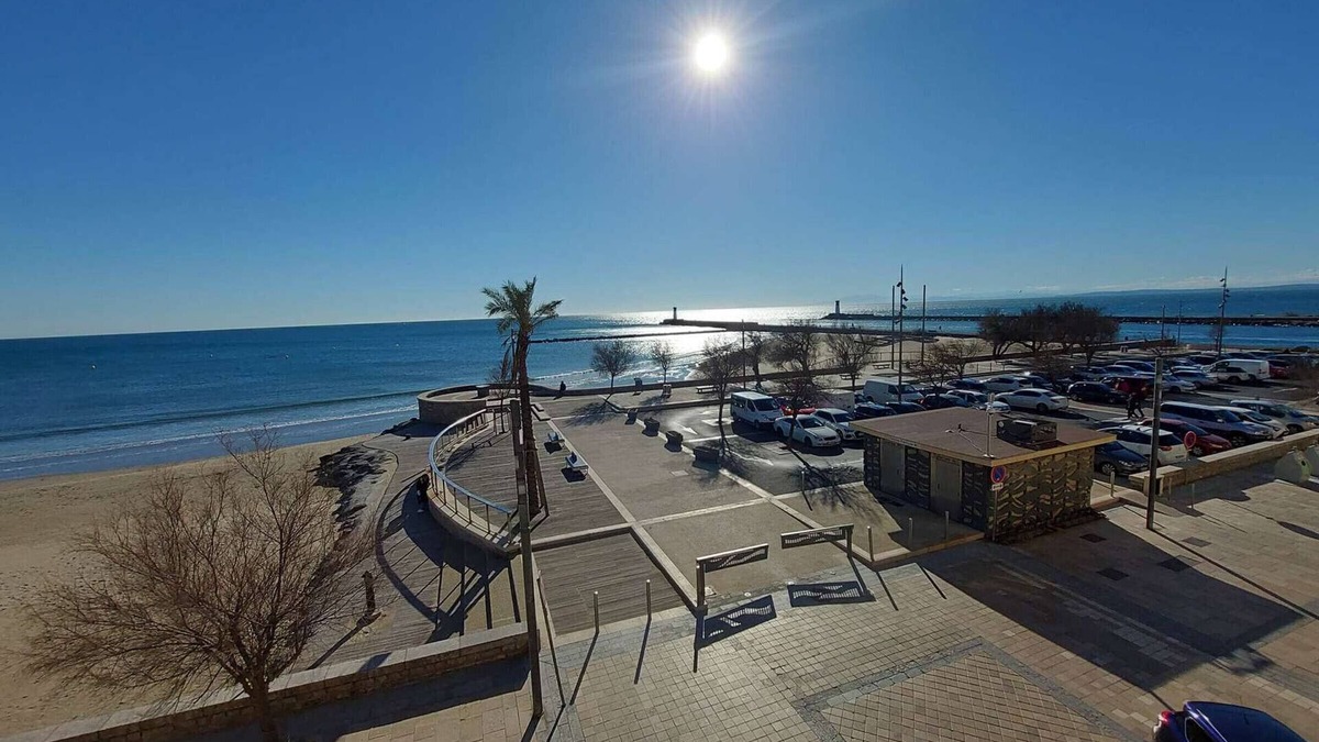 Le Grau-dʼAgde Apartment | Studio cabin for 4, terrace, parking, Grau d'Agde