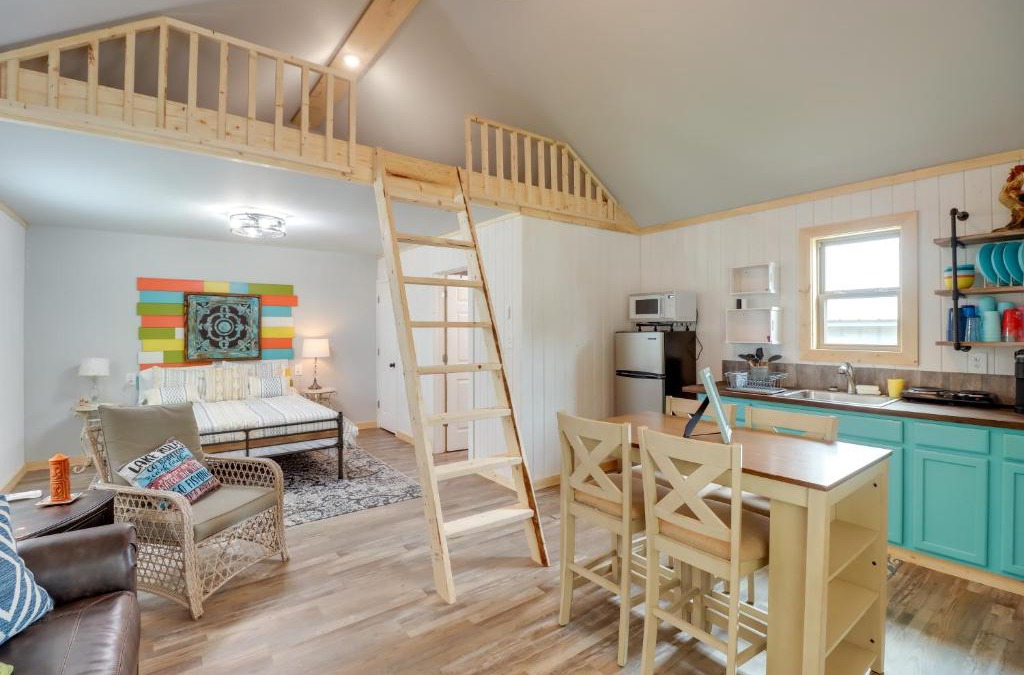 Higden Apartment | Studio Cabin in Higden Boating, Fishing and More!