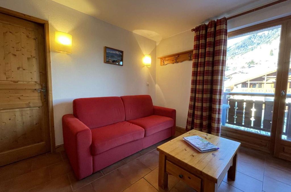Praz-sur-Arly Apartment | Studio Cabine à Praz-Sur-Arly, proche village et pistes, balcon, parking, piscine, 4 pers - FR-1-603-18