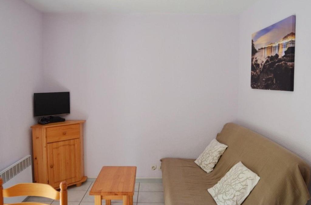 Luz-Saint-Sauveur Apartment | Studio cabine 4 pers, balcon sud, parking, prox centre Luz-St-Sauveur, proche ski et thermes - FR-1-402-72