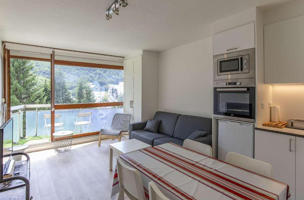 Eaux-Bonnes Apartment | Studio cabine 6 pers, pistes à proximité, balcon, cave à skis, cuisine équipée - FR-1-400-110