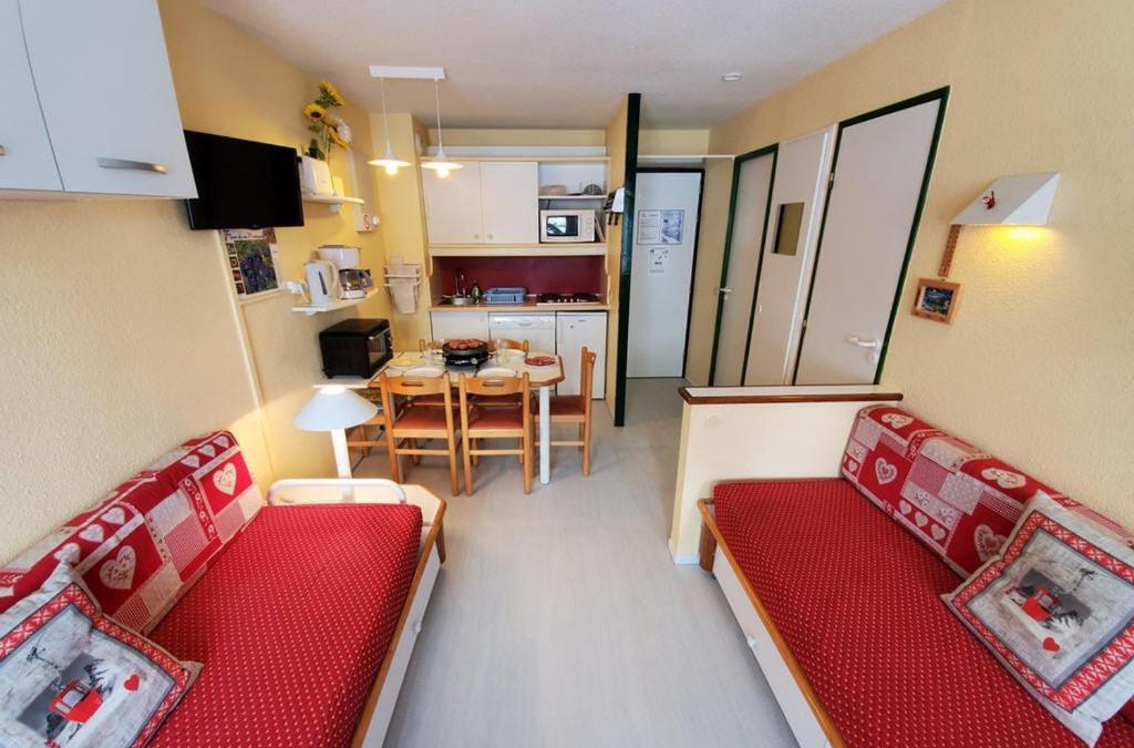 Bellentre Apartment | Studio cabine cosy avec balcon, bien équipé, accès rapide aux pistes et commerces – Montchavin Les Coches - FR-1-329-10
