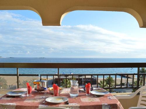 Frejus Plage Apartment | Studio cabine pour 4 avec terrasse, près de Port Fréjus - FR-1-226A-249