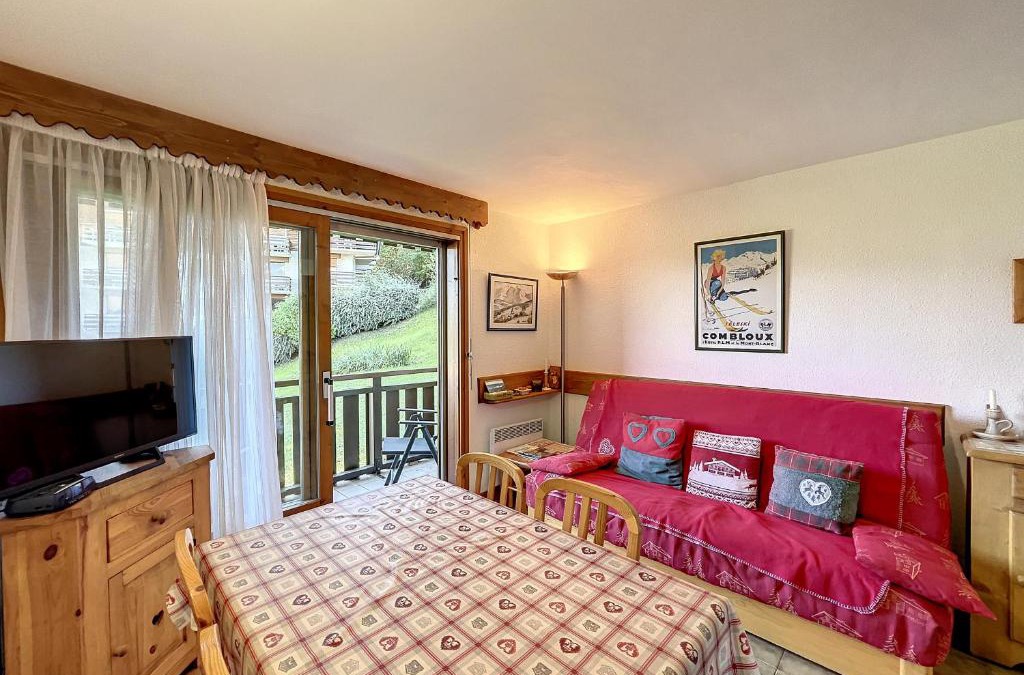 Combloux Apartment | Studio cabine proche centre Combloux, 4 pers, balcon, parking - FR-1-560-53