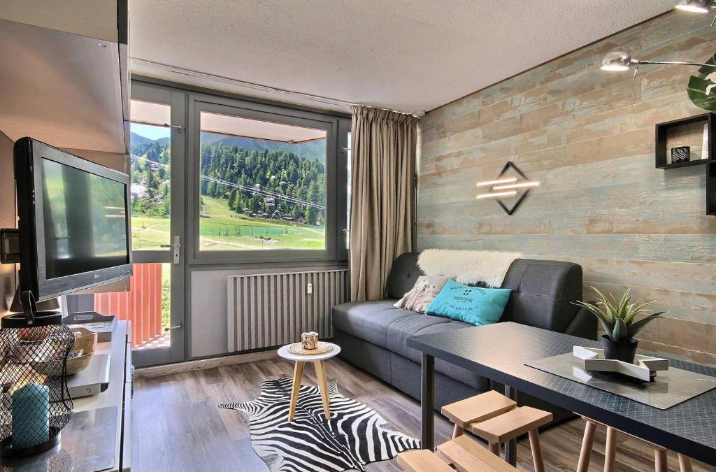 Plagne Centre Apartment | Studio cabine rénové à Plagne Centre avec balcon et proche des pistes - FR-1-455-68