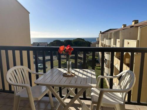 Saint-Pierre-la-Mer Apartment | Studio Cabine Vue Mer - 4 Pers, Balcon, Animaux Bienvenus - FR-1-229D-15
