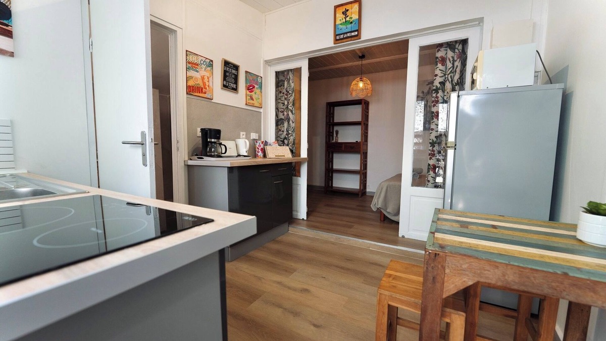 L'Ermitage-les-Bains Apartment | STUDIO CASSIA, 300m from the beach