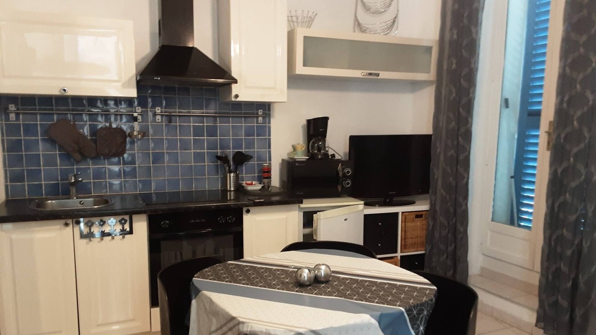 Belgentier Apartment | Studio center village Belgentier