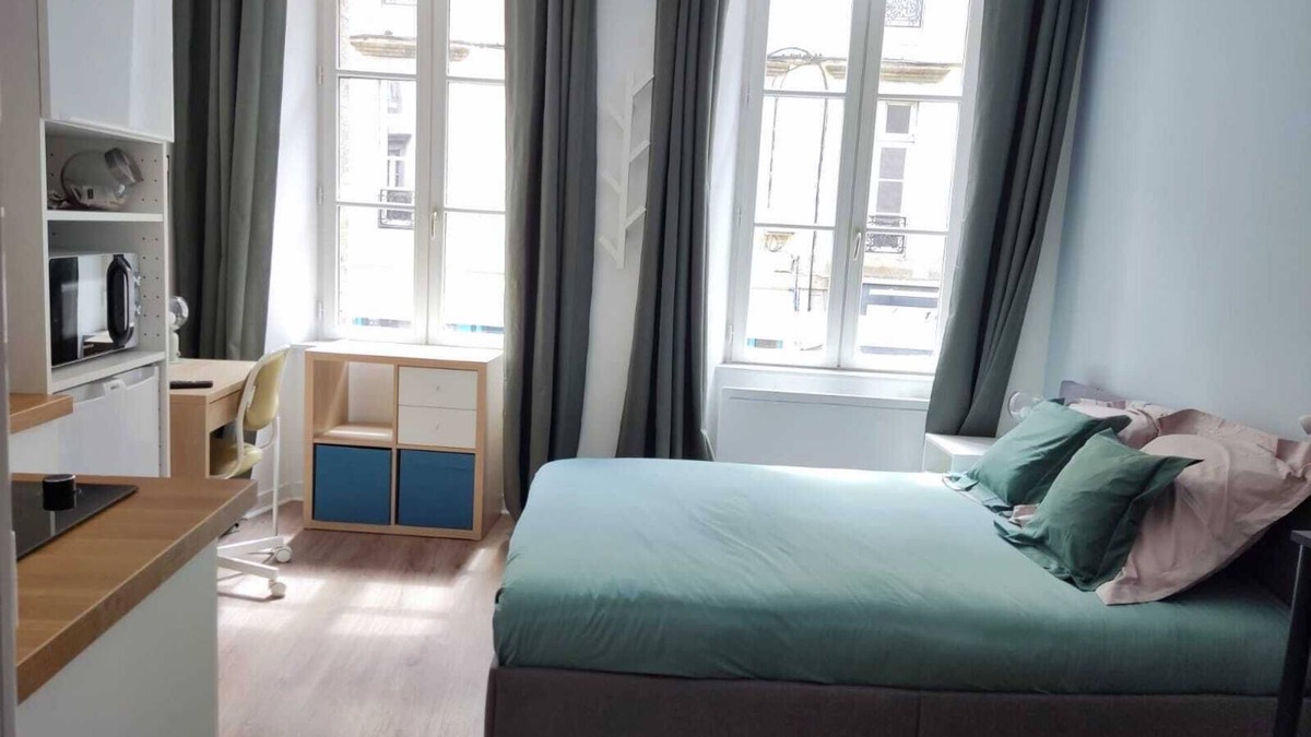 Morlaix Apartment | Studio - Centre ville - Visit Morlaix on foot, pedestrian streets, port and viaduct