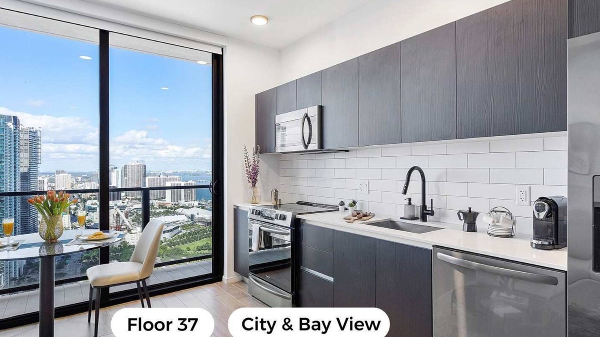 Downtown Miami Apartment | Studio City & Bay Sum