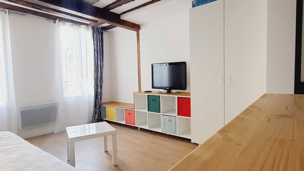 La Ferte-sous-Jouarre Apartment | Studio Coup de Cœur Disney