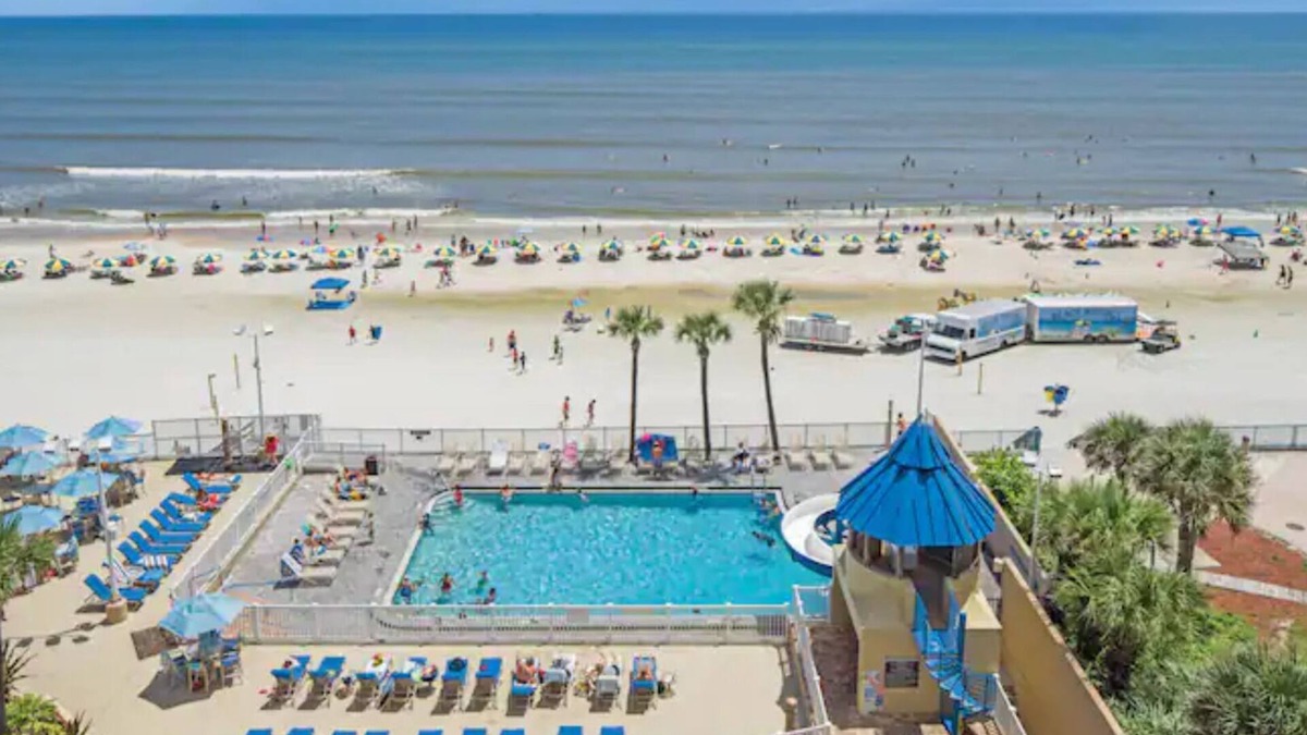 Smith's Memento Condo | Studio Condo at Hilton Daytona Regency Beach Resort!