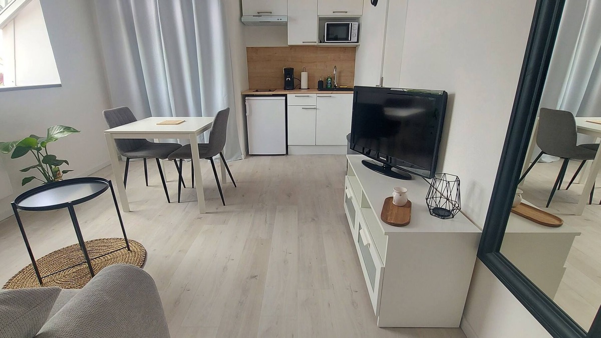 Chalons-en-Champagne Apartment | Studio Cosy Le 12