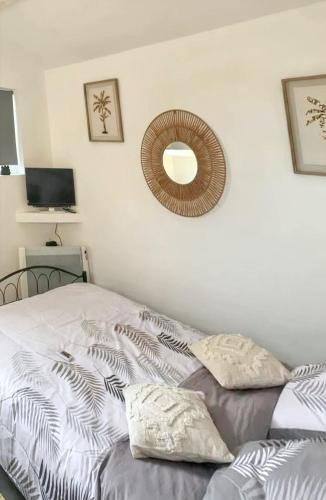 Ploermel Apartment | Studio cosy au cœur de Ploërmel - 20 m² avec terrasse