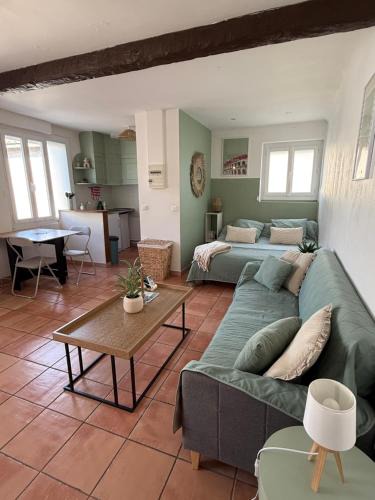 Aimargues Apartment | Studio cosy avec clim 33m2