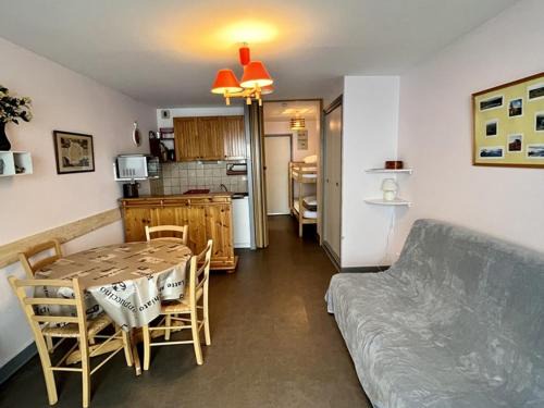 Laveissiere Apartment | Studio cosy avec terrasse ensoleillée - FR-1-787-26