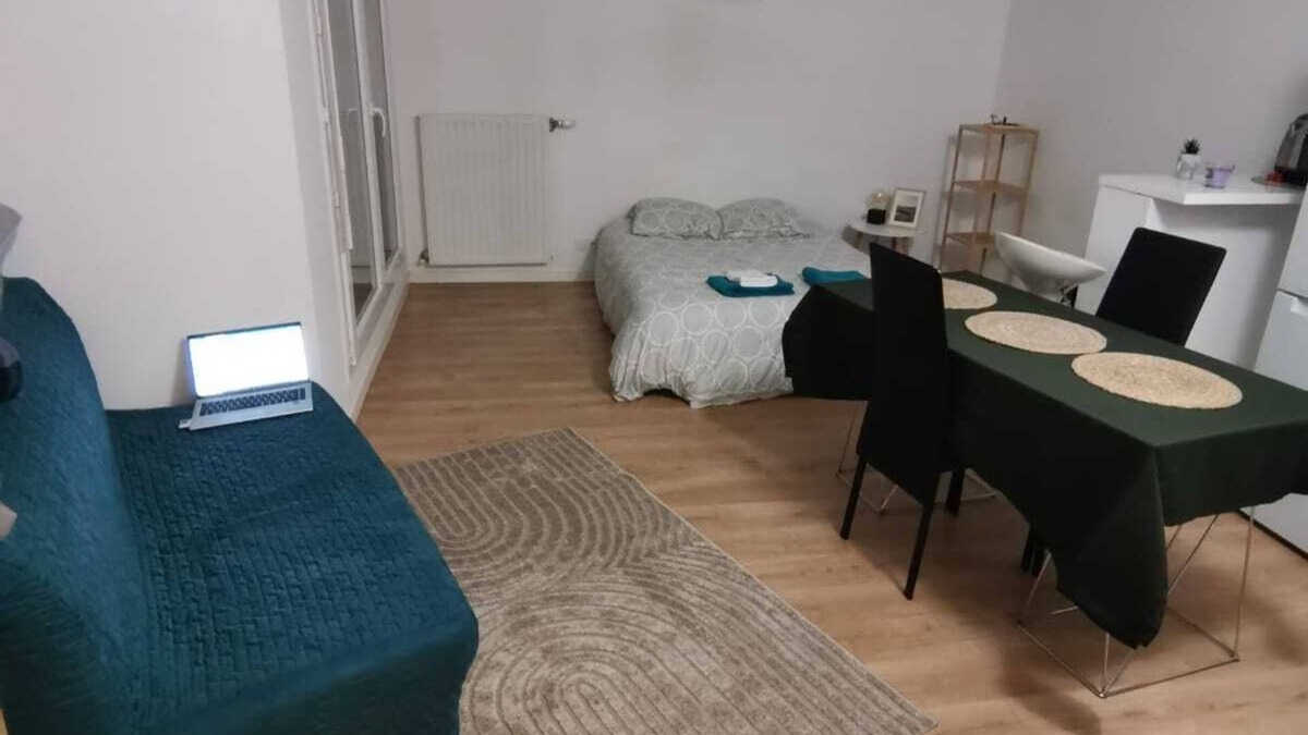 Romainville Apartment | Studio Cosy I 10 min de Paris