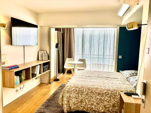 Cannes City Centre Apartment | Studio Cosy Pradignac