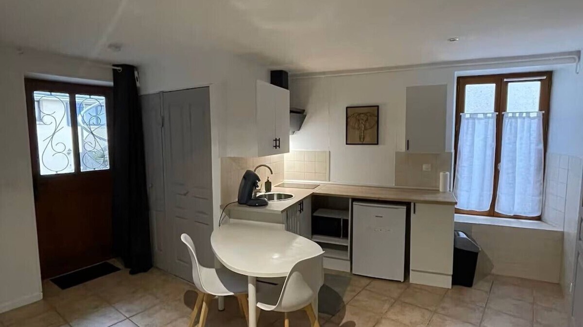 Issoudun Apartment | Studio Cosy « Théols » à Issoudun - WIFI