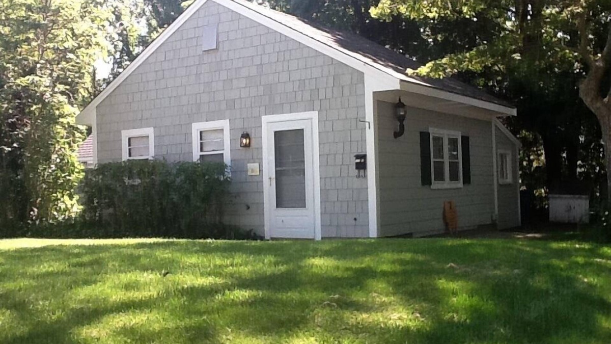 South Yarmouth Cottage | Studio Cottage 1,000' to the beach- South Yarmouth