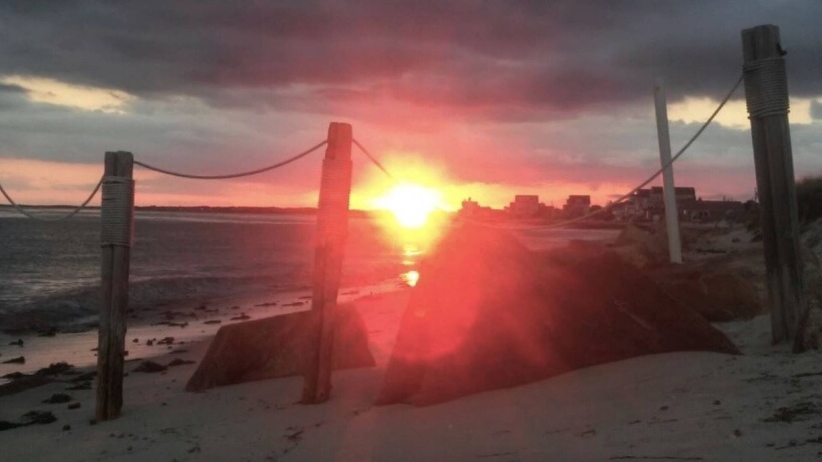 West Dennis Cottage | Studio Cottage - .3 mile walk to S Village Beach. 1 mile to W Dennis Beach.