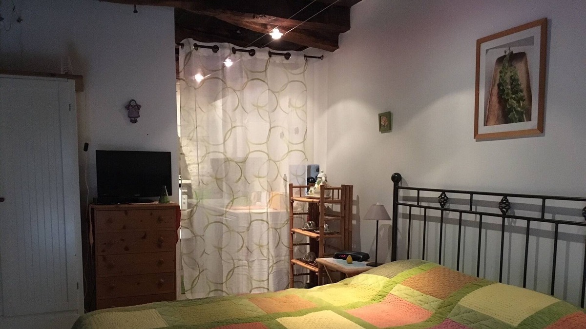 Cremps Cottage | Studio Cottage with Pool