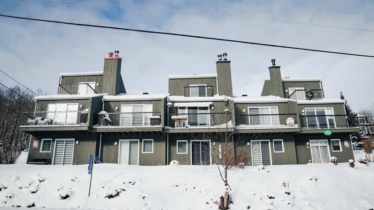 Notre-Dame-Auxiliatrice-de-Buckland Apartment | Studio de Ski 64-2 - Studio Mont du Midi