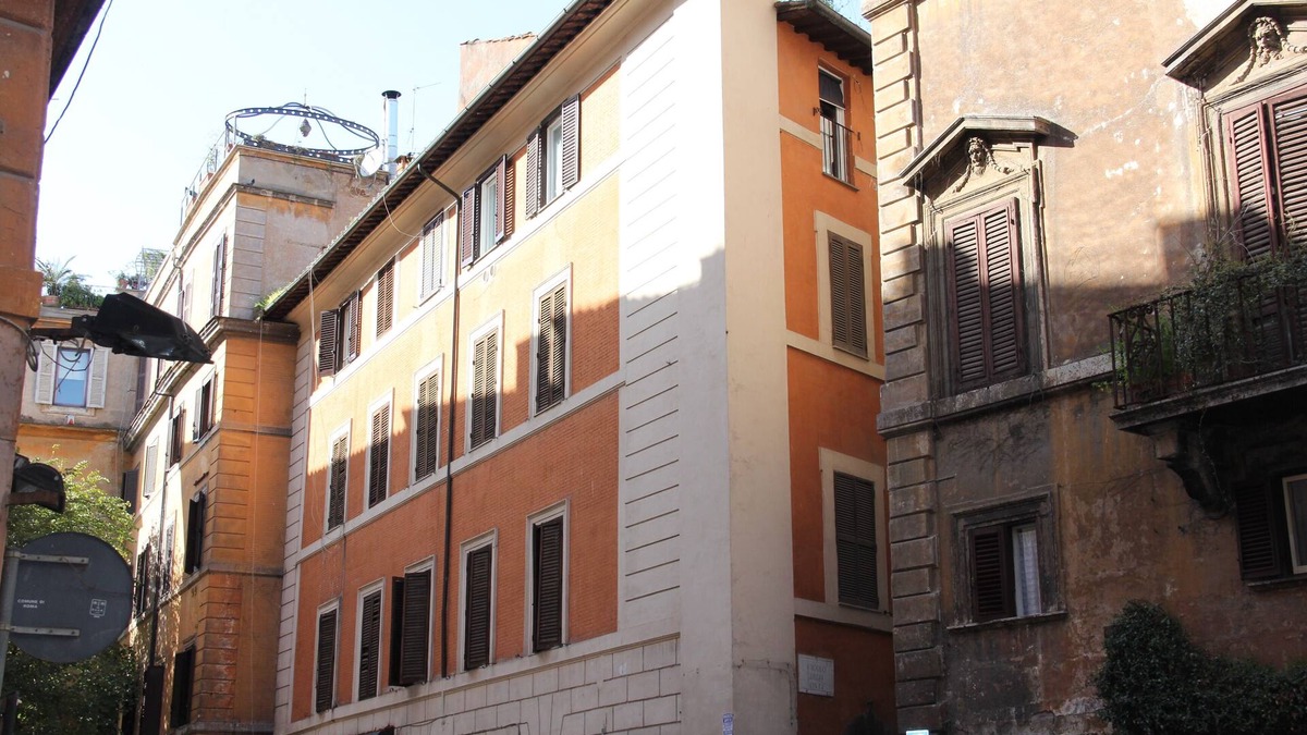 Rione V Ponte Apartment | Studio Della Pace, Charming & Romantic - Piazza Navona - RENOVATED