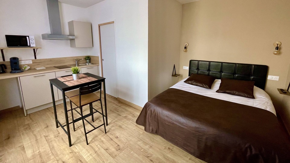 Lens Apartment | Studio-Deluxe-Ensuite-Terrace-1er étage