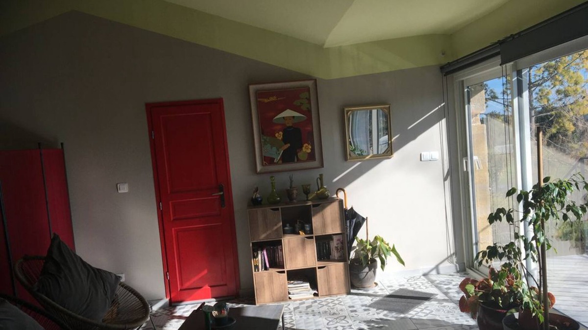 Pujaut Apartment | STUDIO DES COQUELICOTS IN A PROVENCAL FARMHOUSE
