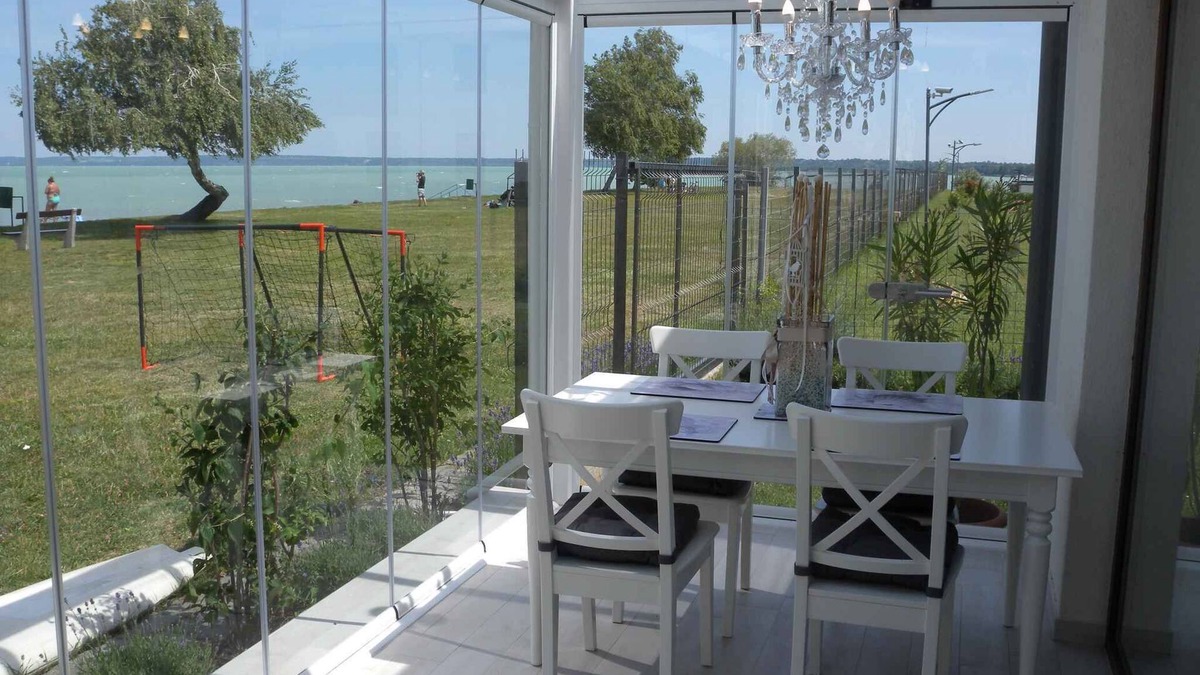 Siofok-Szabadifurdo Apartment | Studio directly on the beach